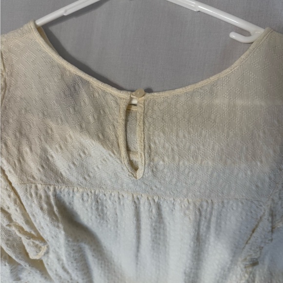 Universal Thread Cream Textured Top - Picture 3 of 3